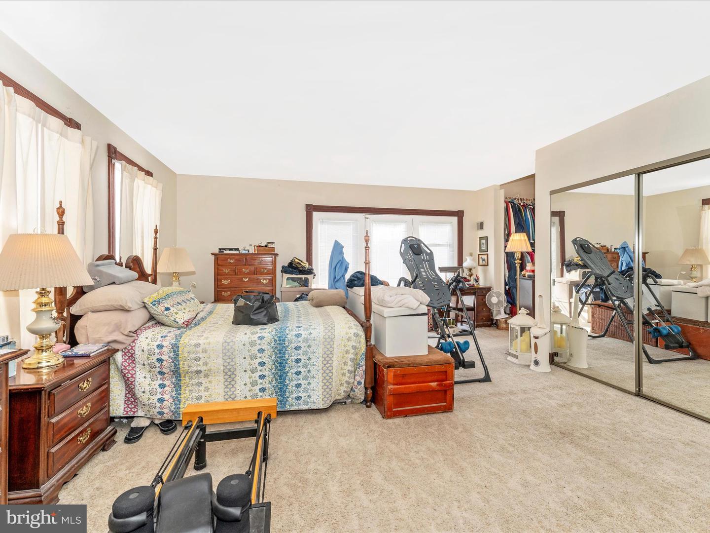 16 Lombard St Property Photo 44