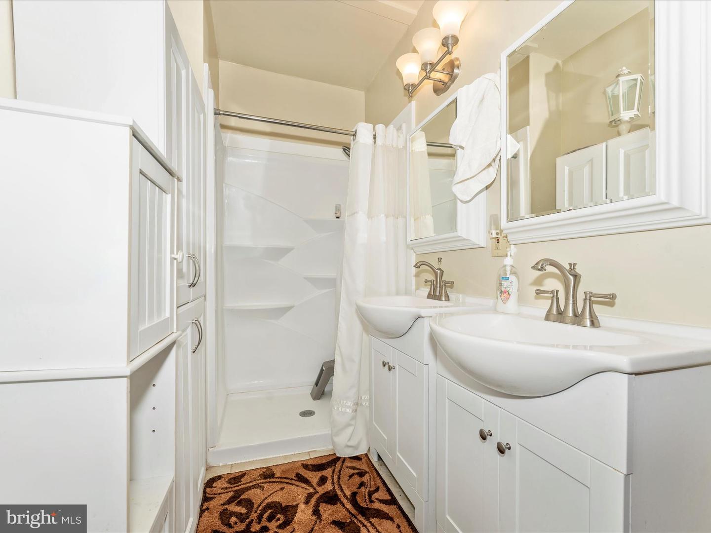 16 Lombard St Property Photo 56