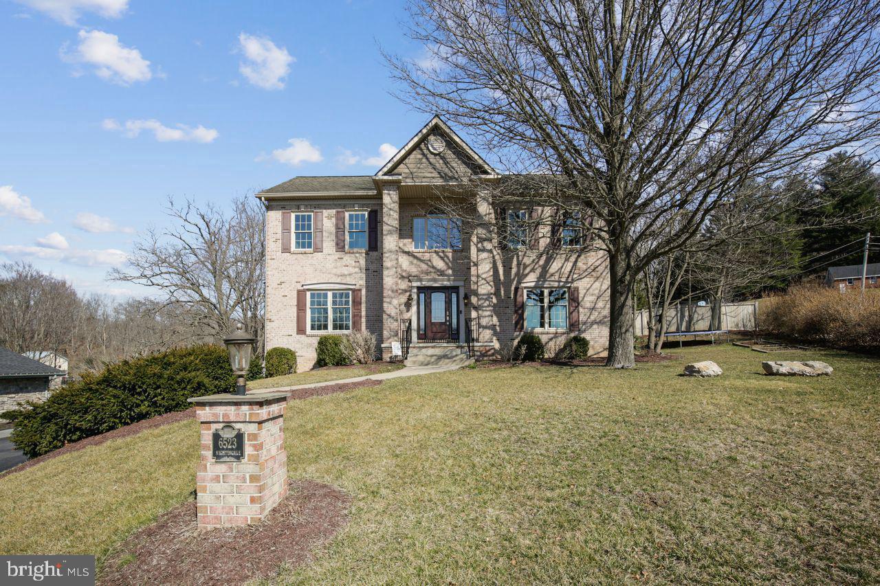 6523 Nightingale Ct Property Photo