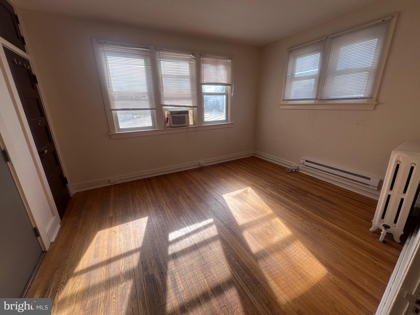 144 Patrick St W #4 Property Photo 11