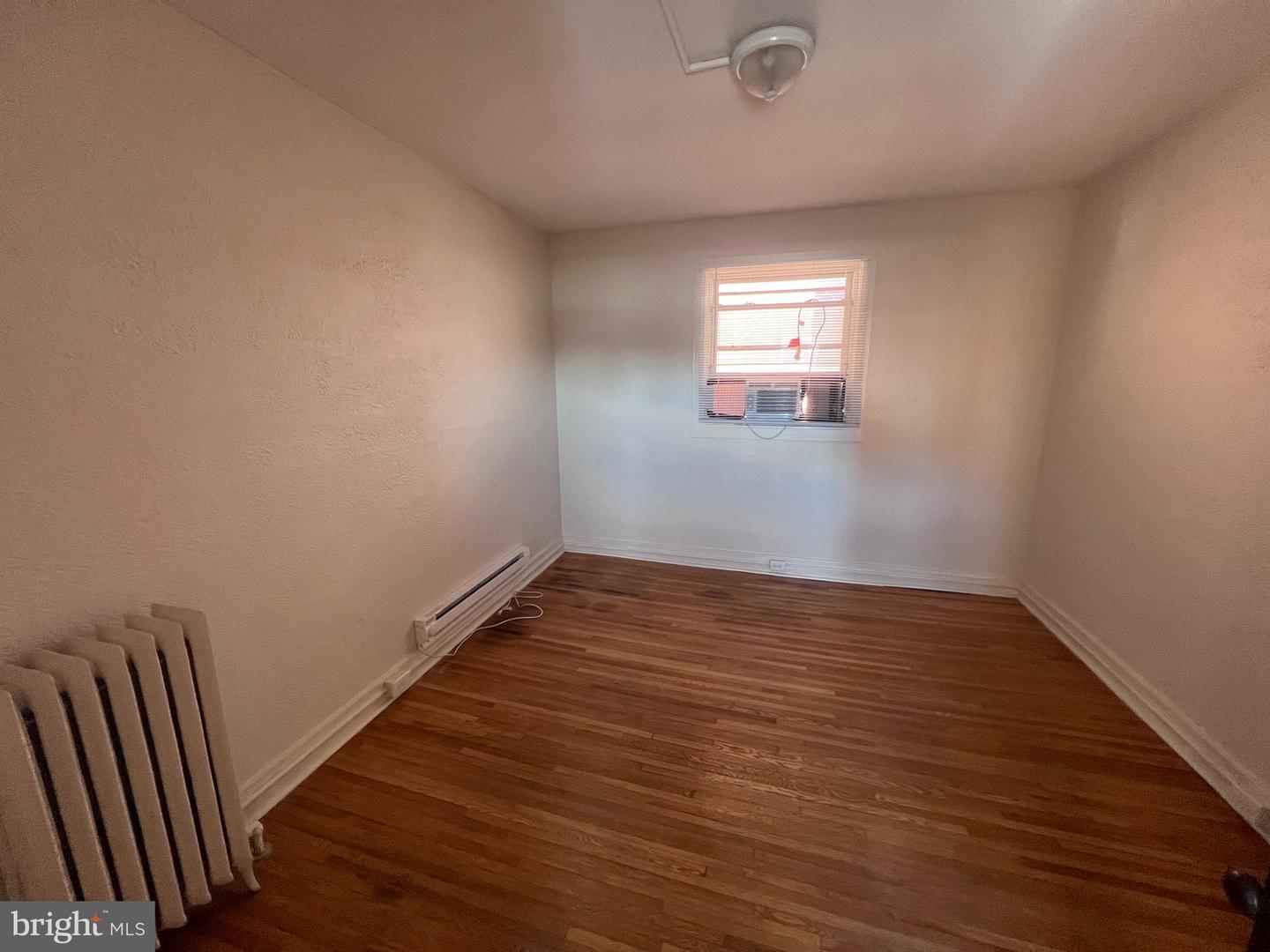144 Patrick St W #4 Property Photo 13