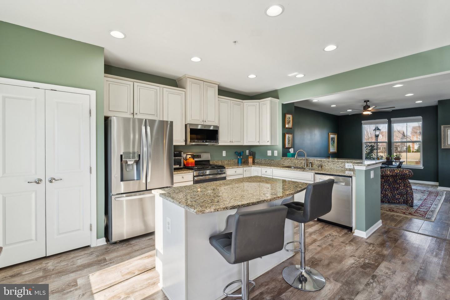1214 Shenandoah Sq S Property Photo