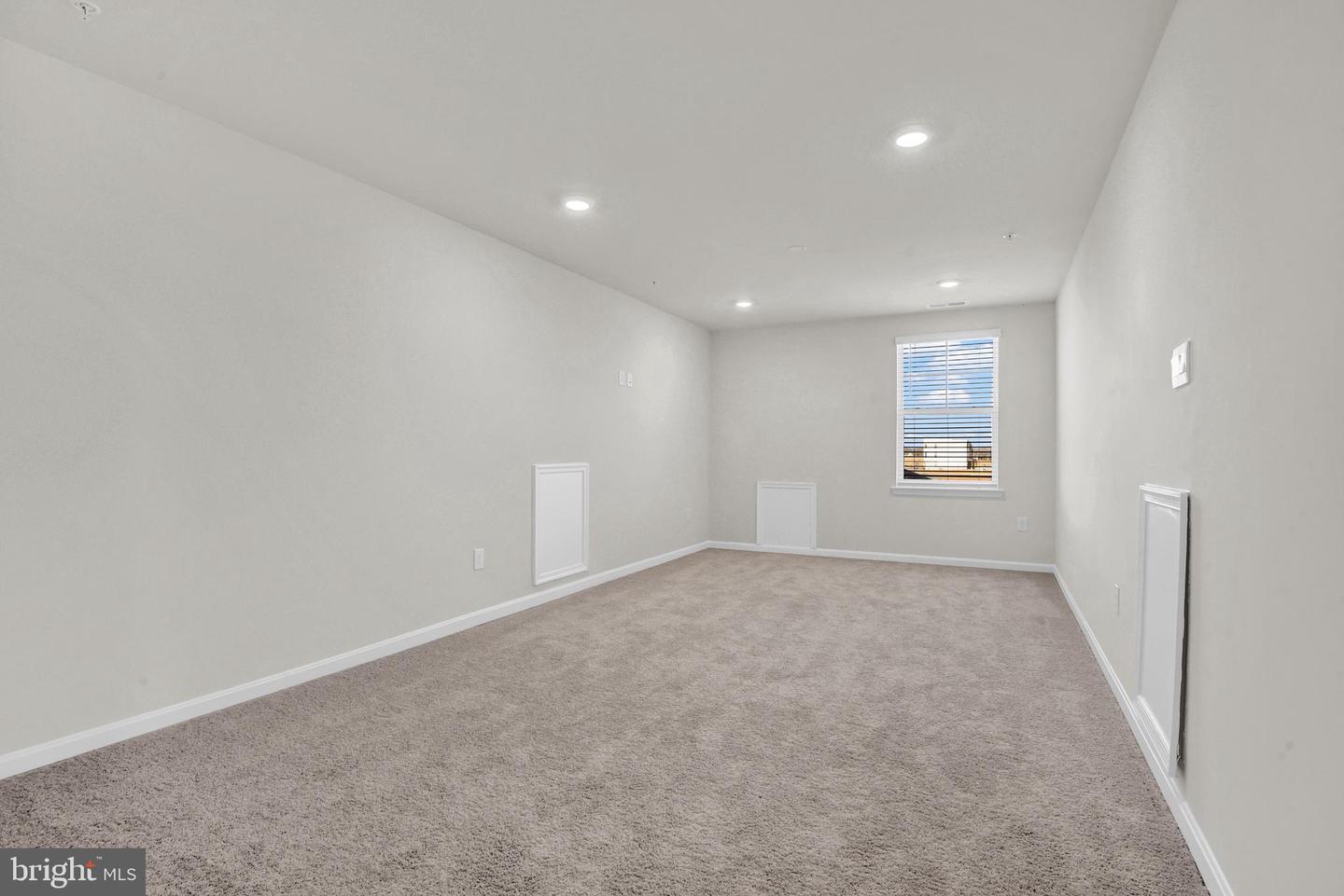 471 Hanson St Property Photo 21