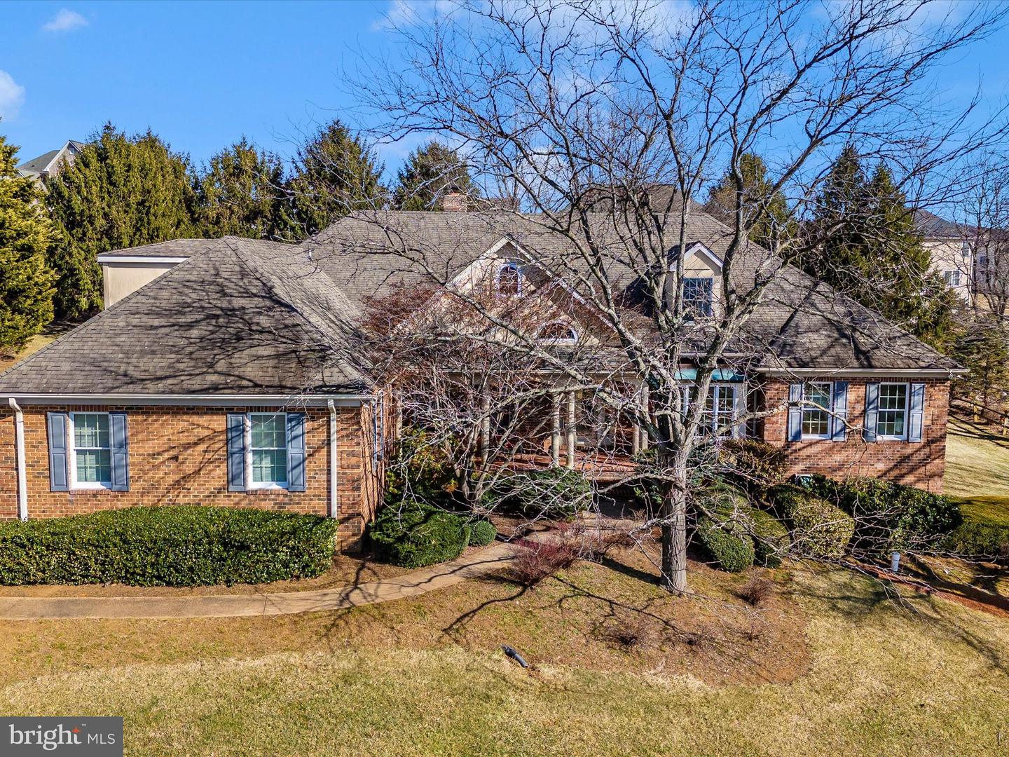 7781 Coblentz Rd Property Photo