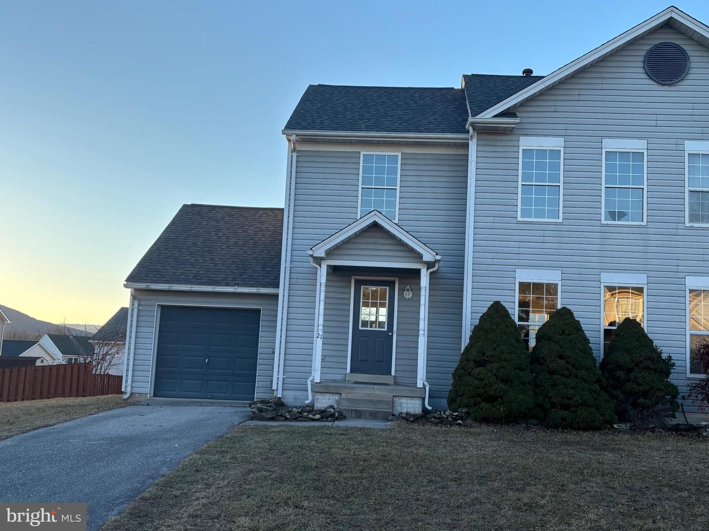 21 Robindale Dr Property Photo