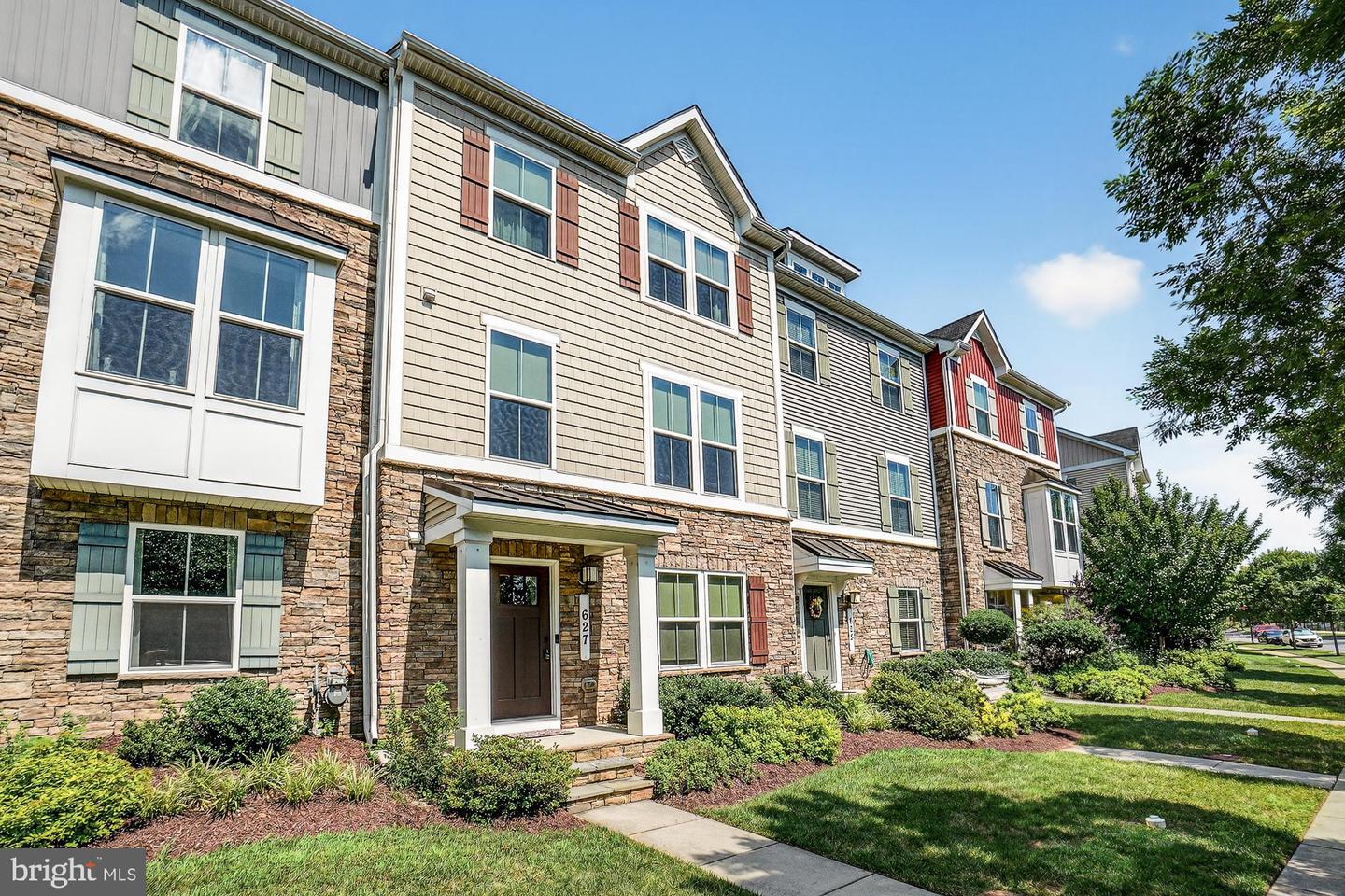 627 Potomac View Pkwy Property Photo 2