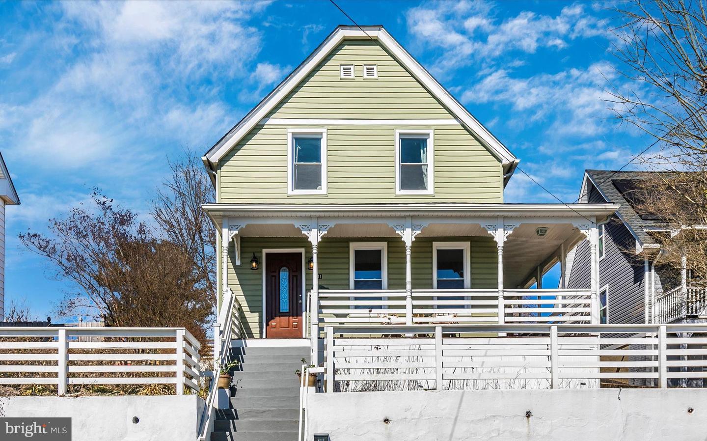 811 E B St Property Photo