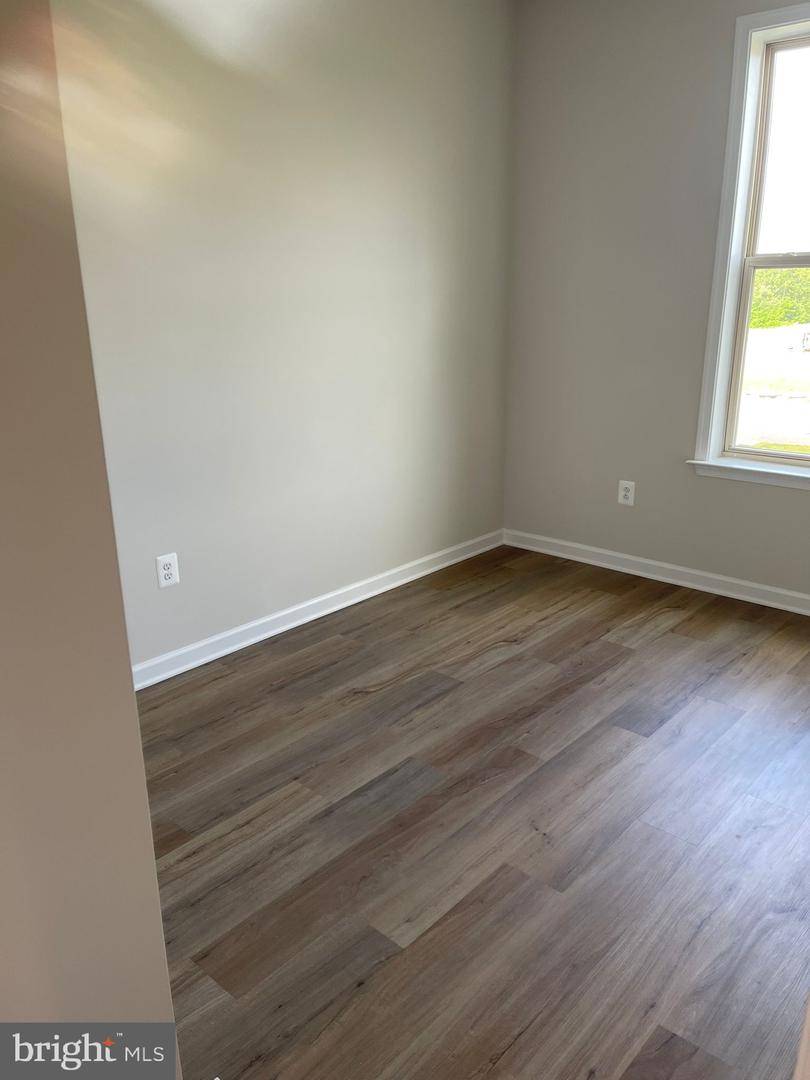 5905 Garden Walk Dr Property Photo 3