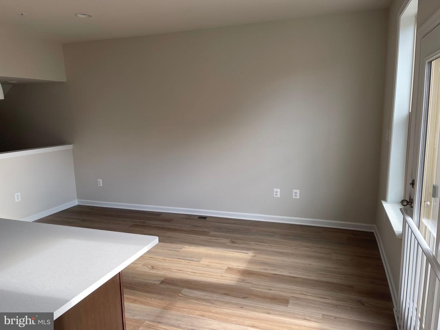 5905 Garden Walk Dr Property Photo 5