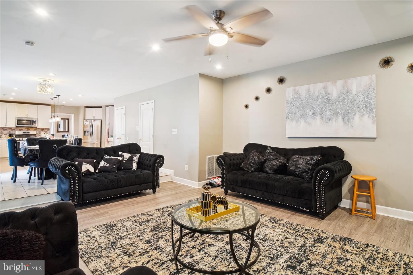 6301 Bradford Ct Property Photo 6