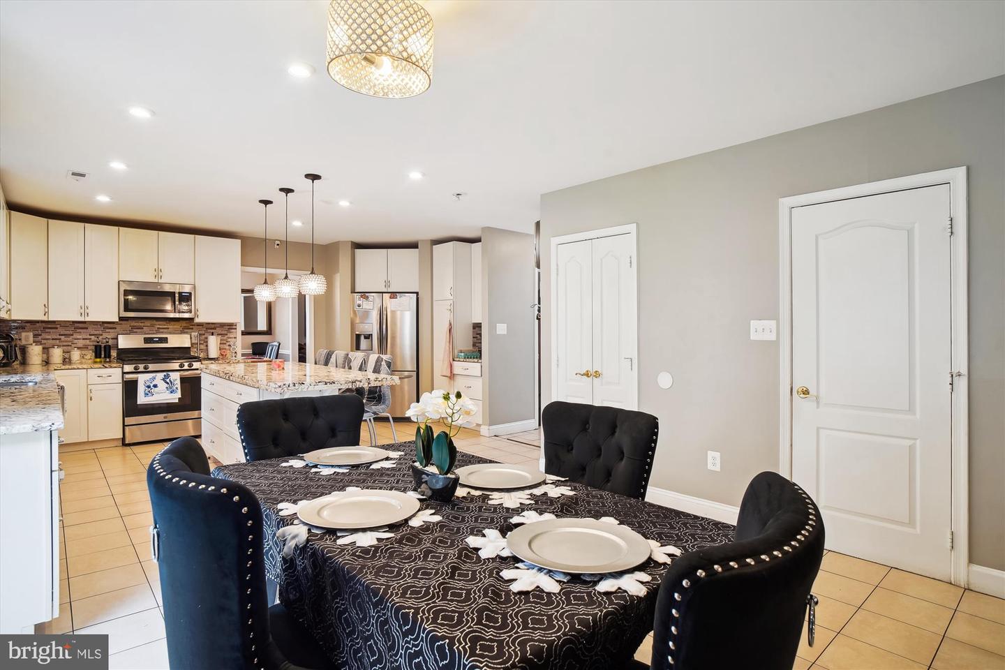 6301 Bradford Ct Property Photo 8