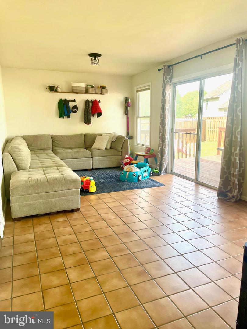 591 Winterspice Dr Property Photo 15