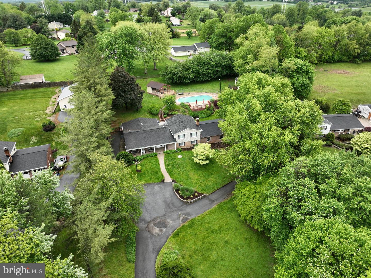 13108 Manor Drive Property Photo 2