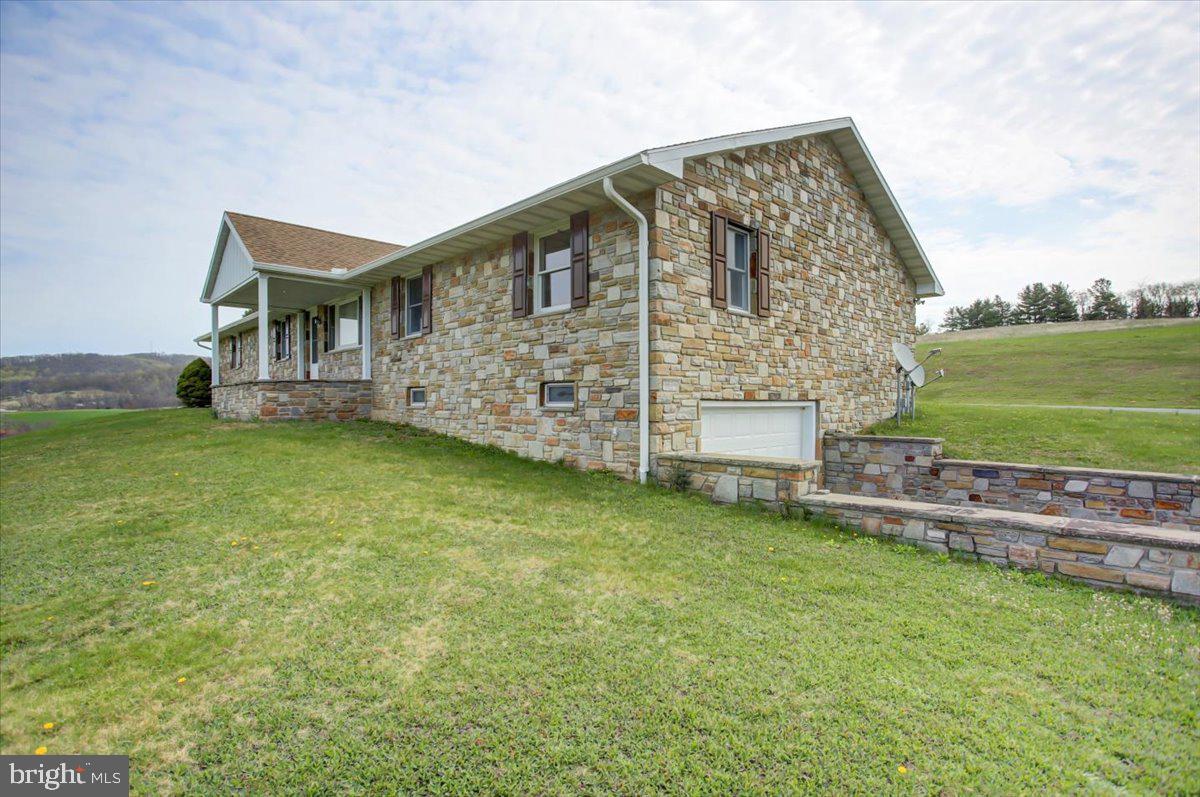 17515 Harbaugh Valley Rd Property Photo 3