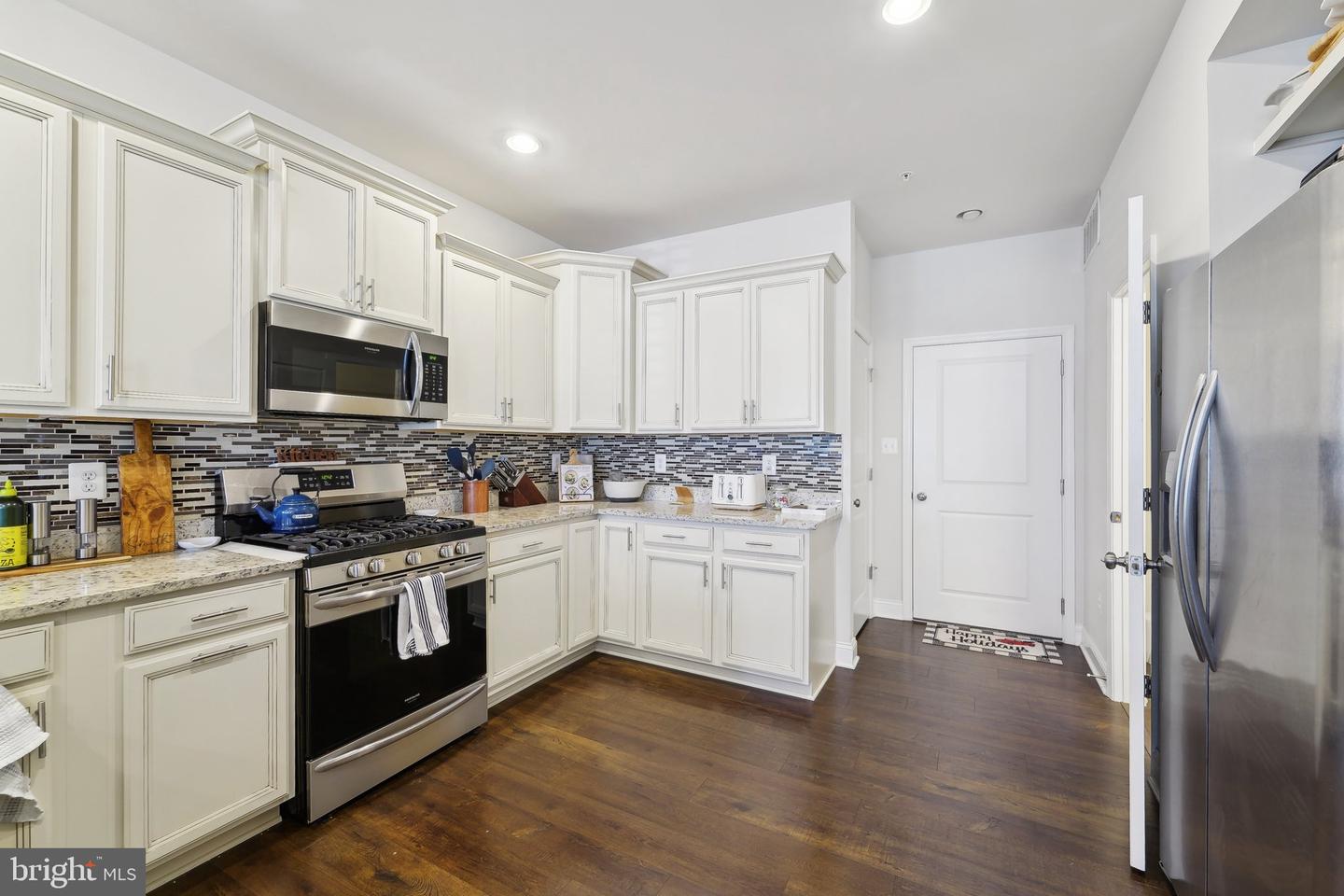 7101 Macon St Property Photo 12