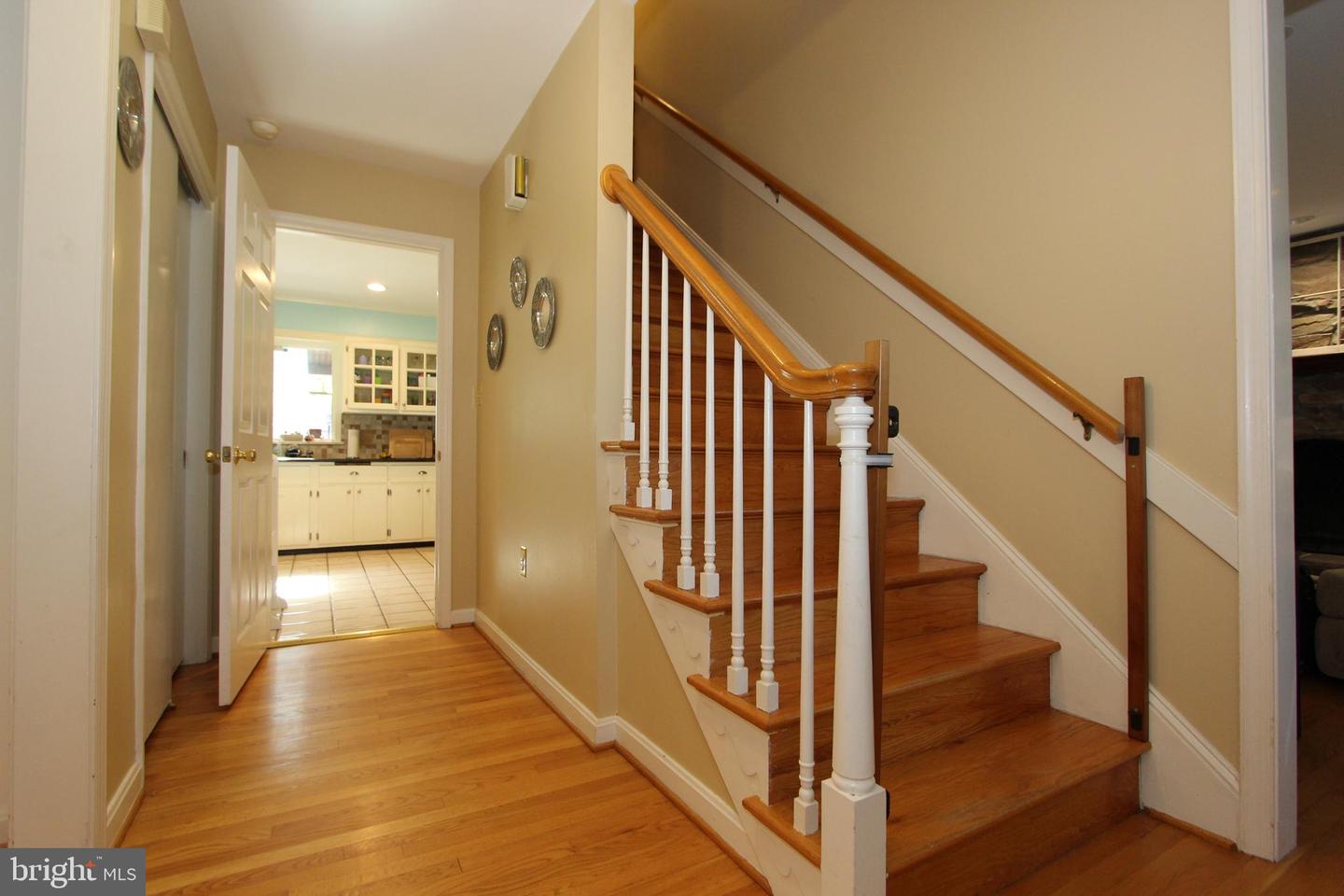 7917 Runnymeade Dr Property Photo 5
