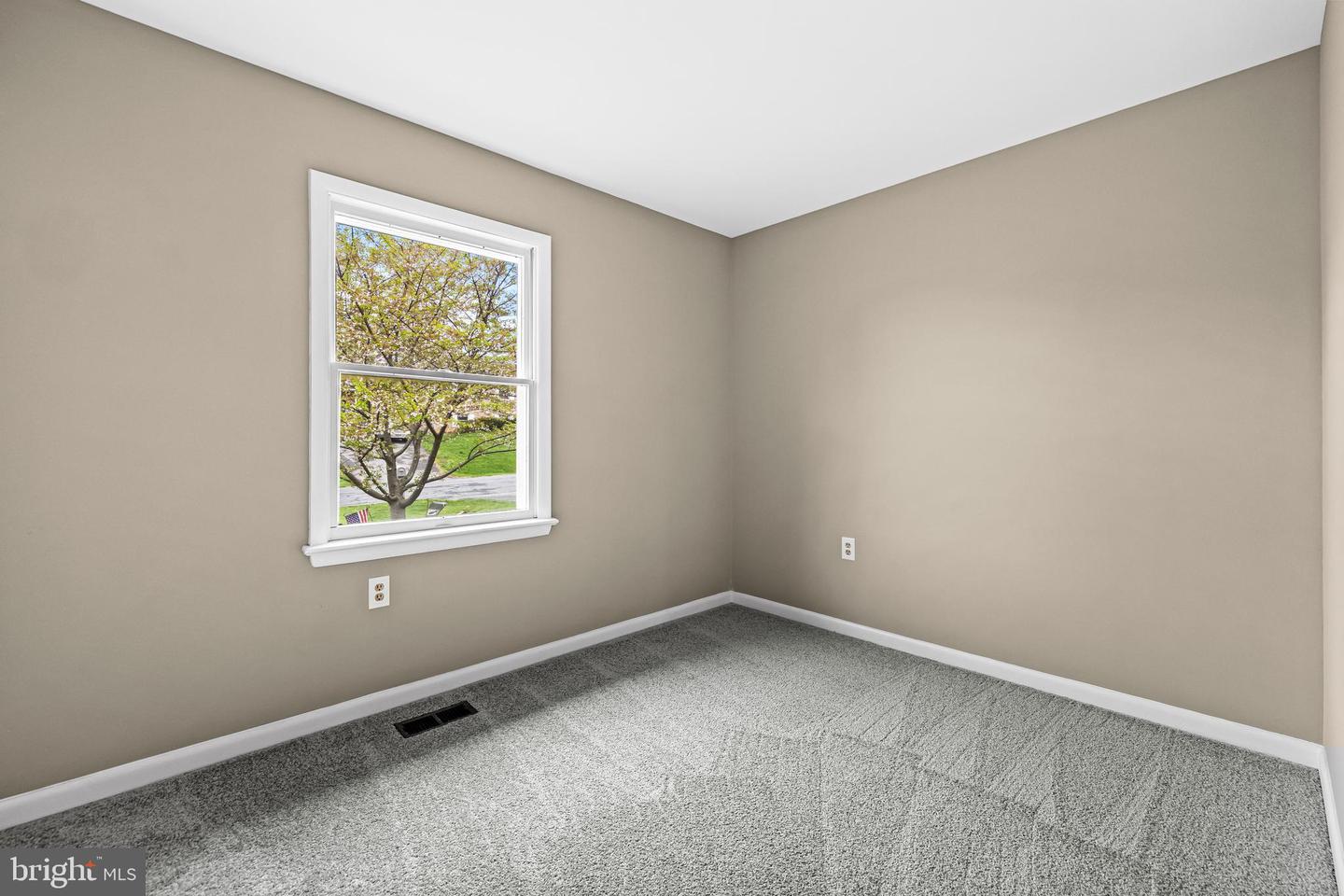 8219 Morning Dew Ct Property Photo 20