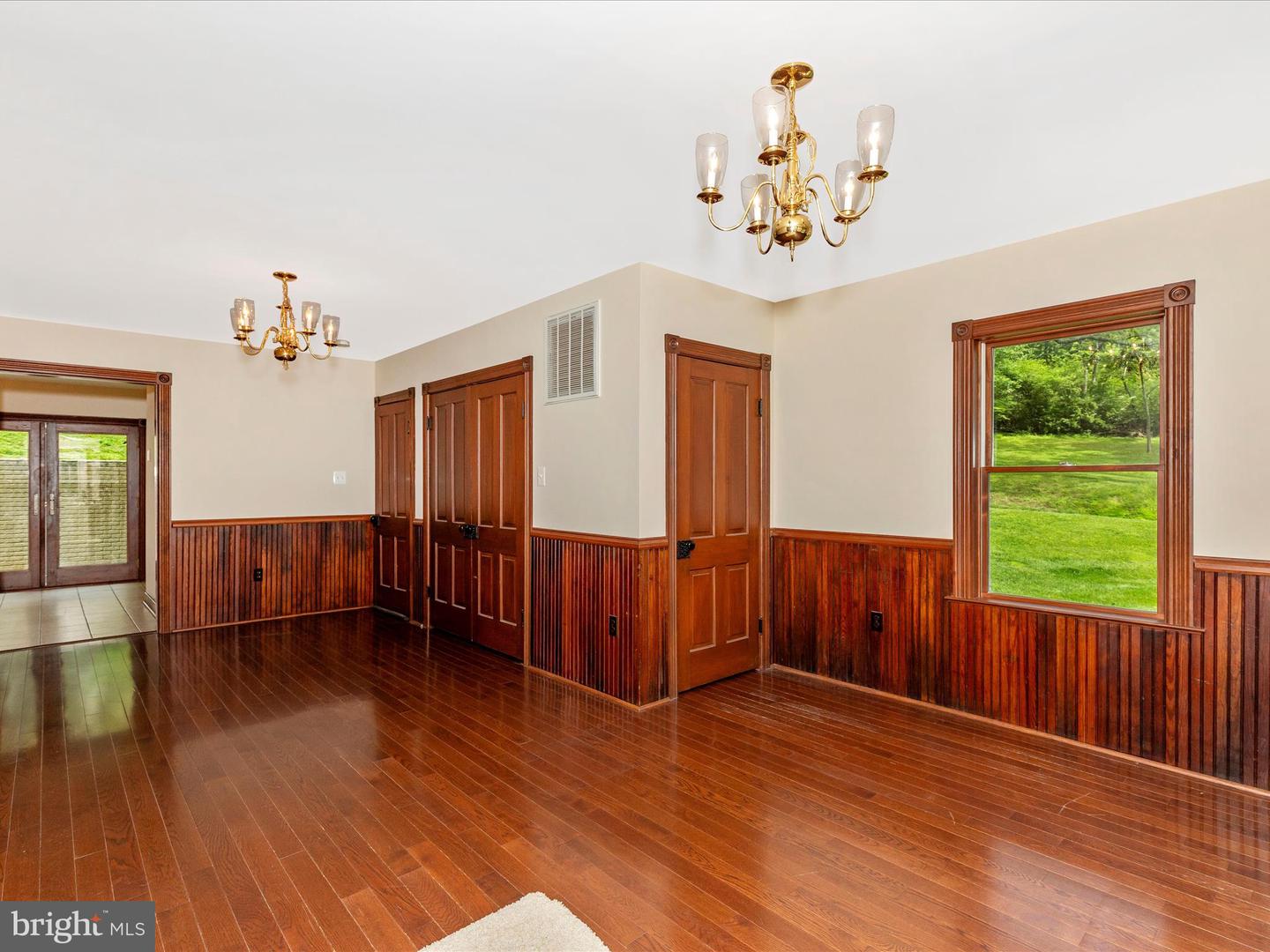 10433 Grindstone Run Rd Property Photo 4