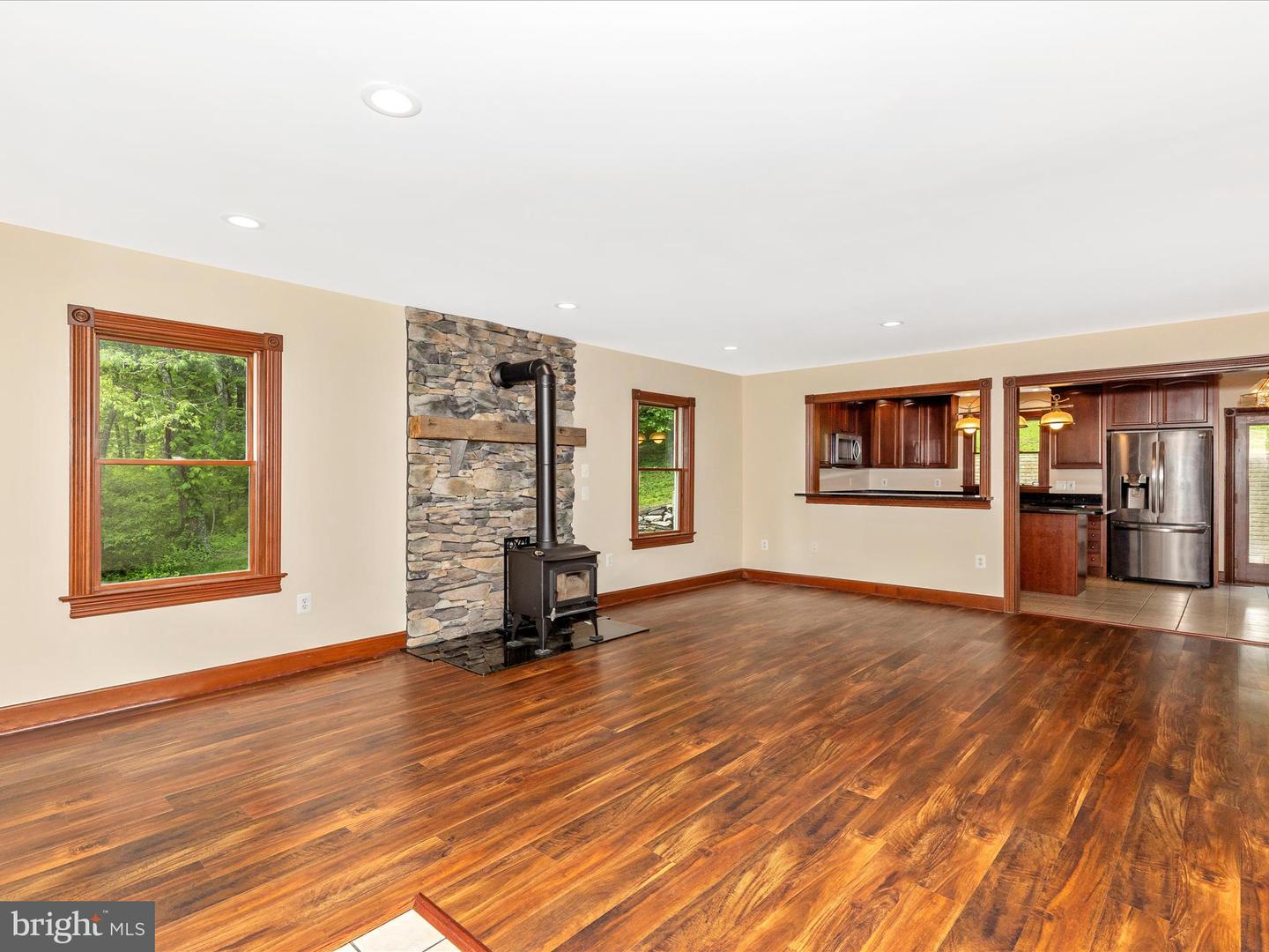 10433 Grindstone Run Rd Property Photo 8