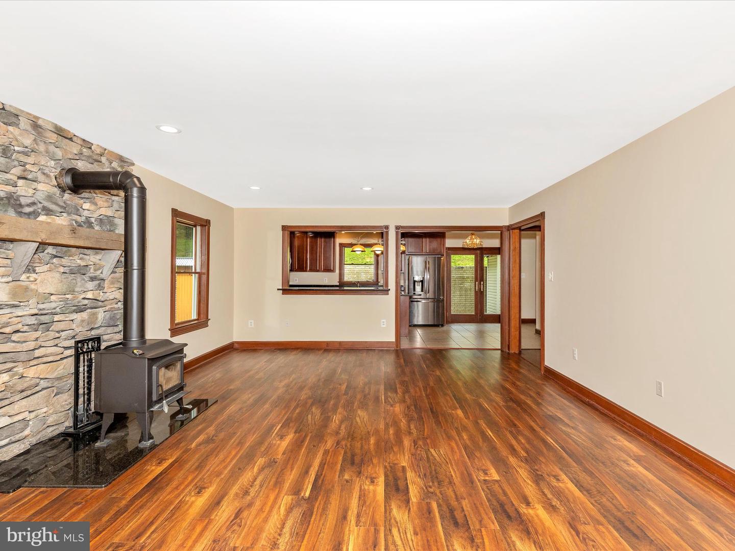 10433 Grindstone Run Rd Property Photo 9