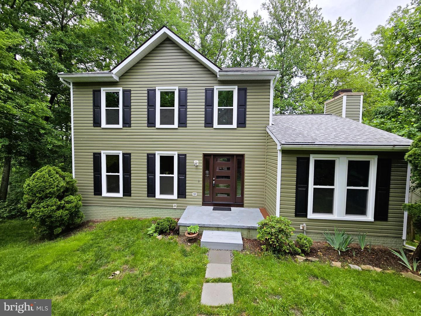 10920 OAKCREST CIR Property Photo 1