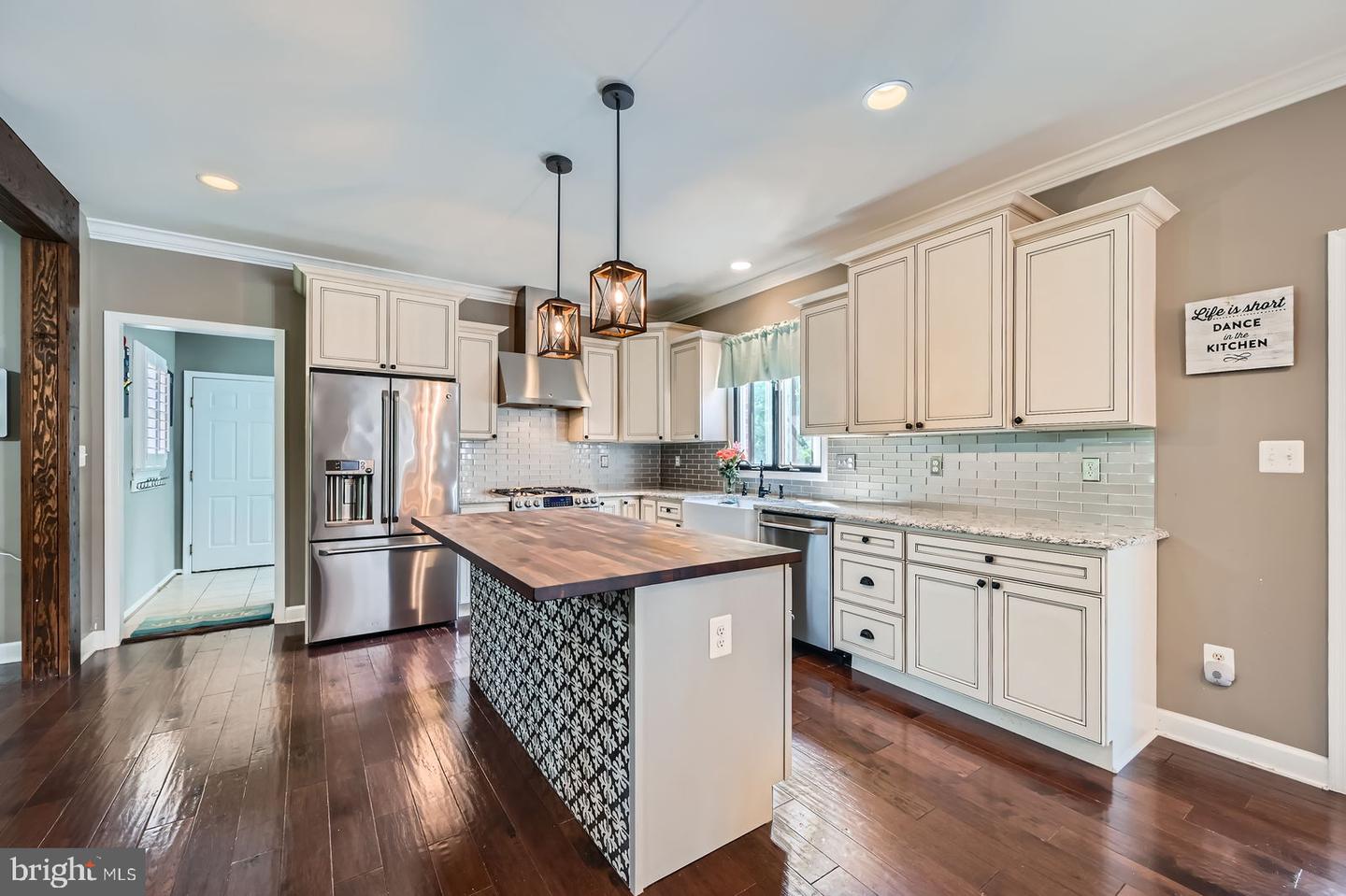 5512 Camelot Ct Property Photo 13