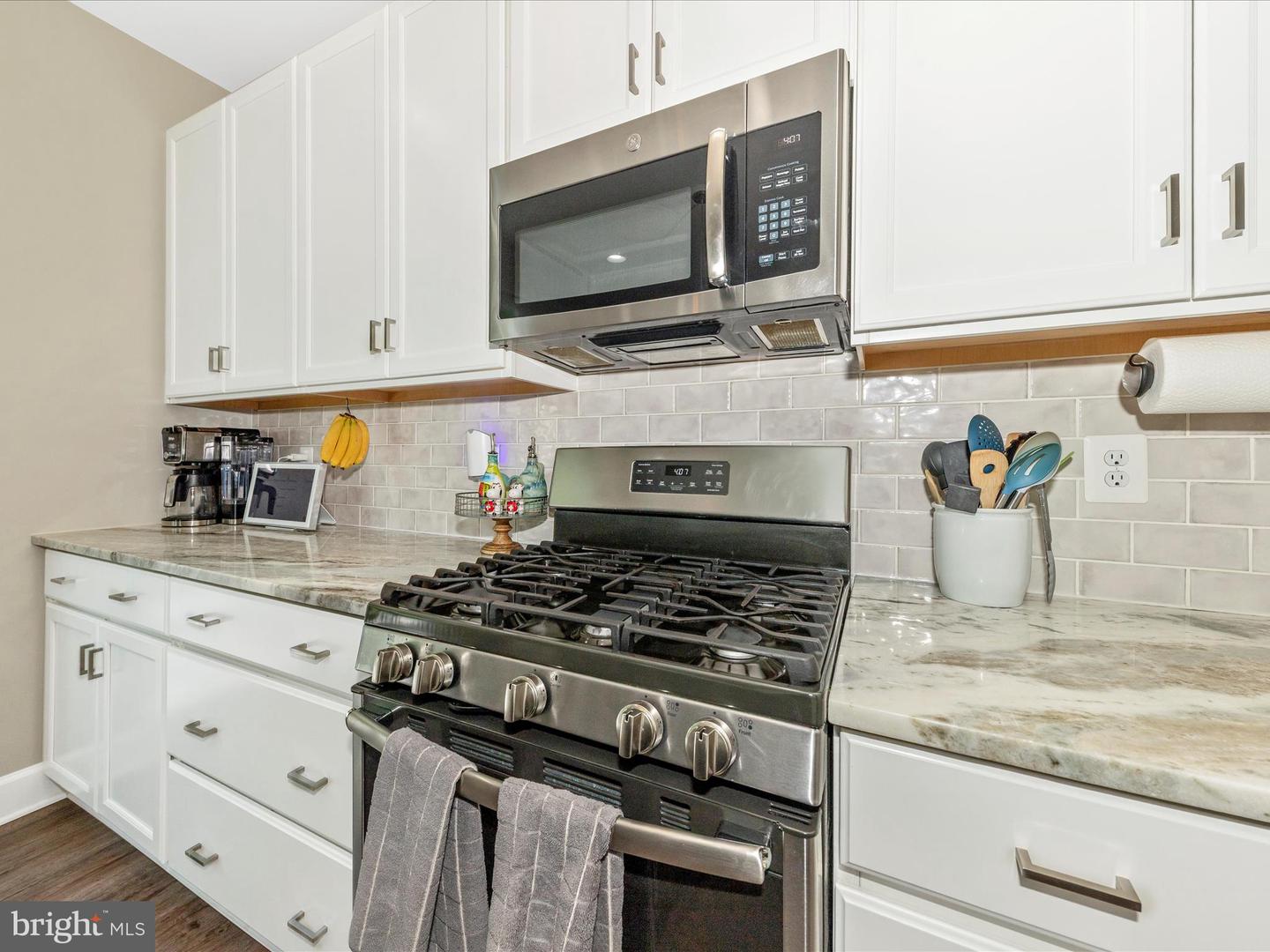 9929 Arapahoe Rd Property Photo 6