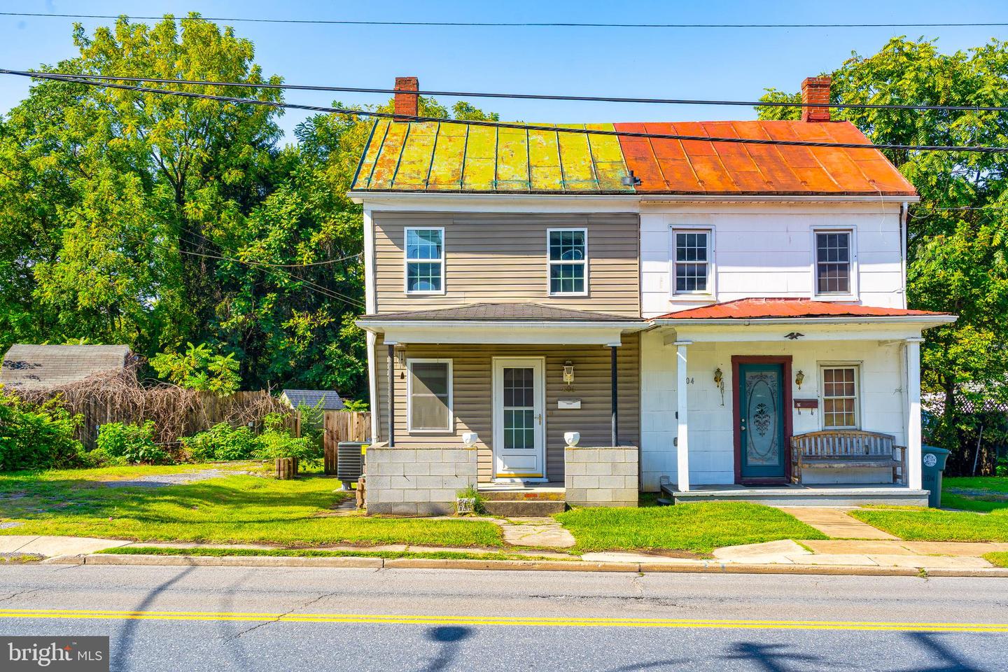804-6 E South St Property Photo 1