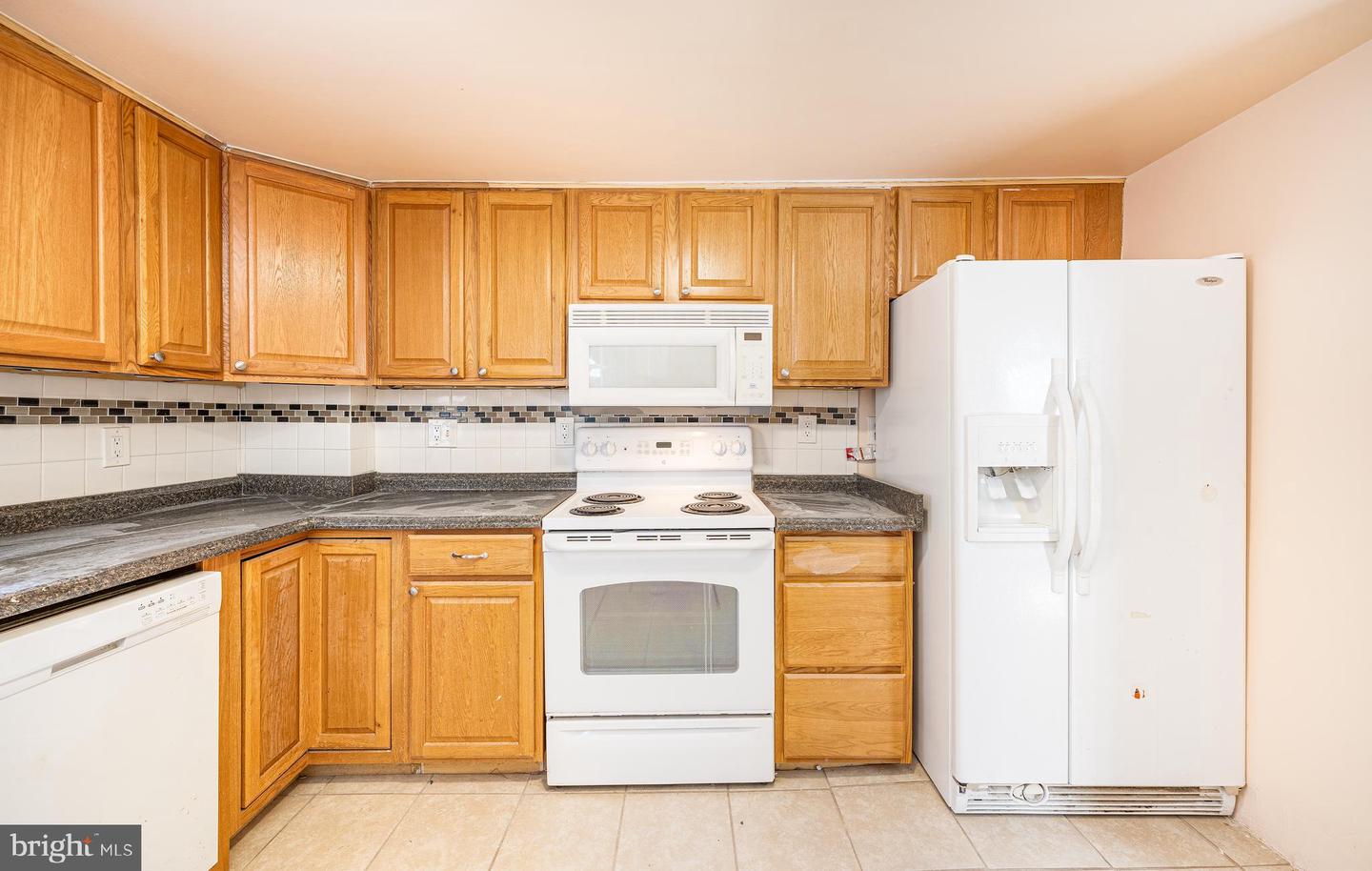 804-6 E South St Property Photo 33