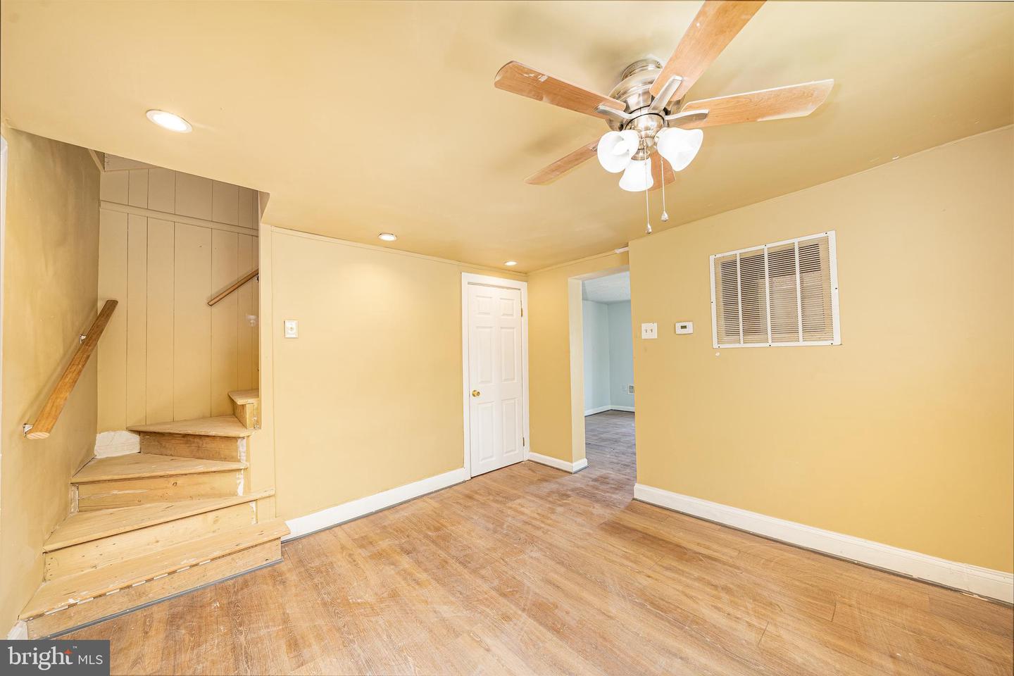 804-6 E South St Property Photo 36
