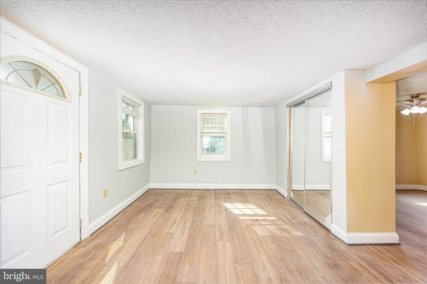 804-6 E South St Property Photo 39