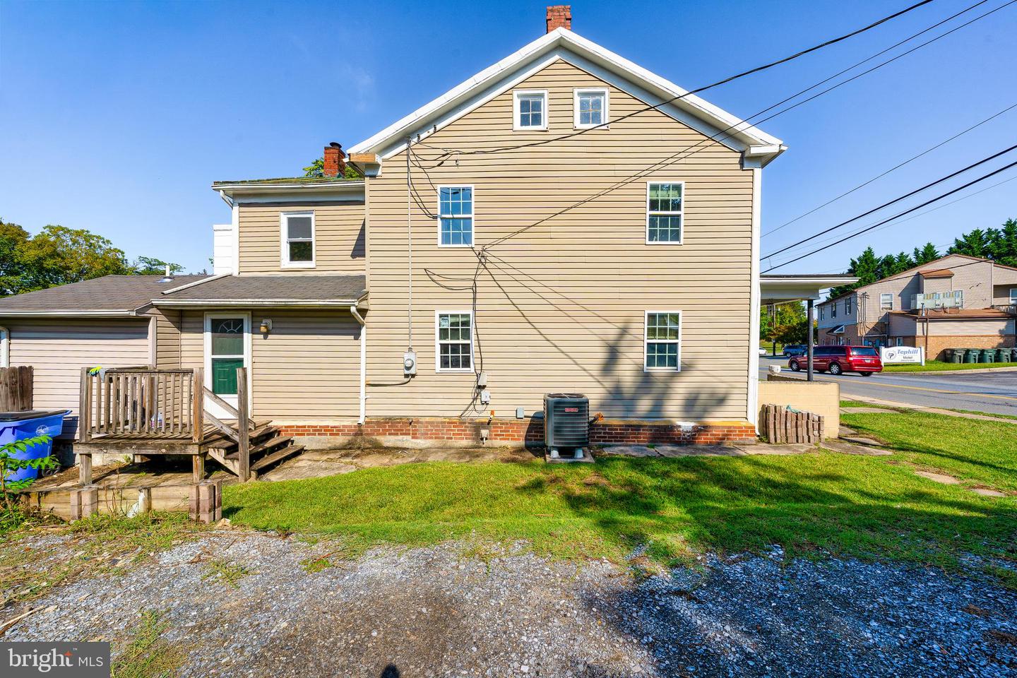 804-6 E South St Property Photo 45