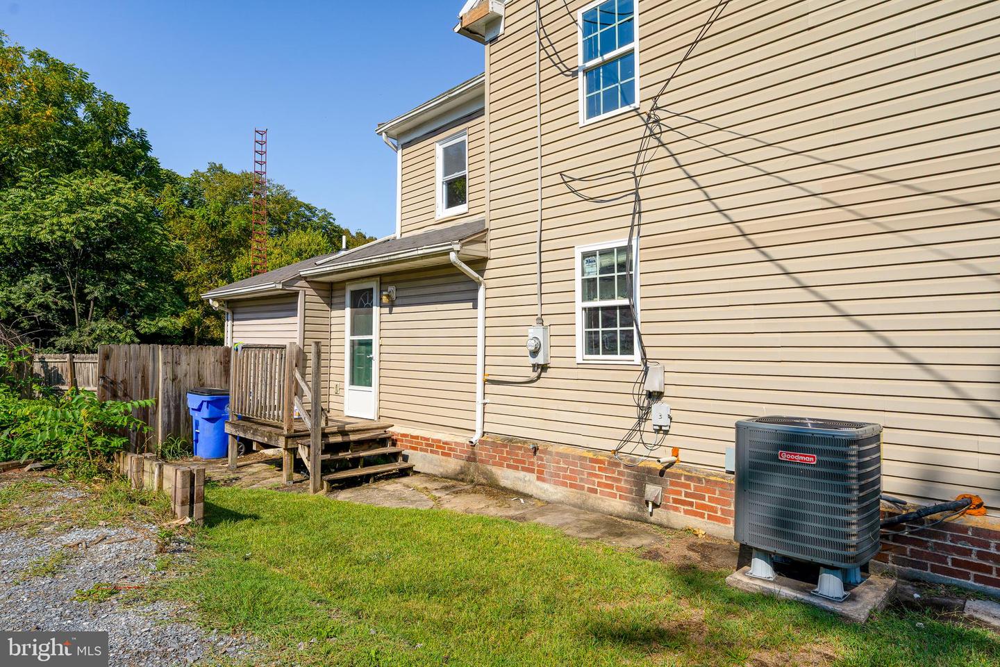 804-6 E South St Property Photo 46