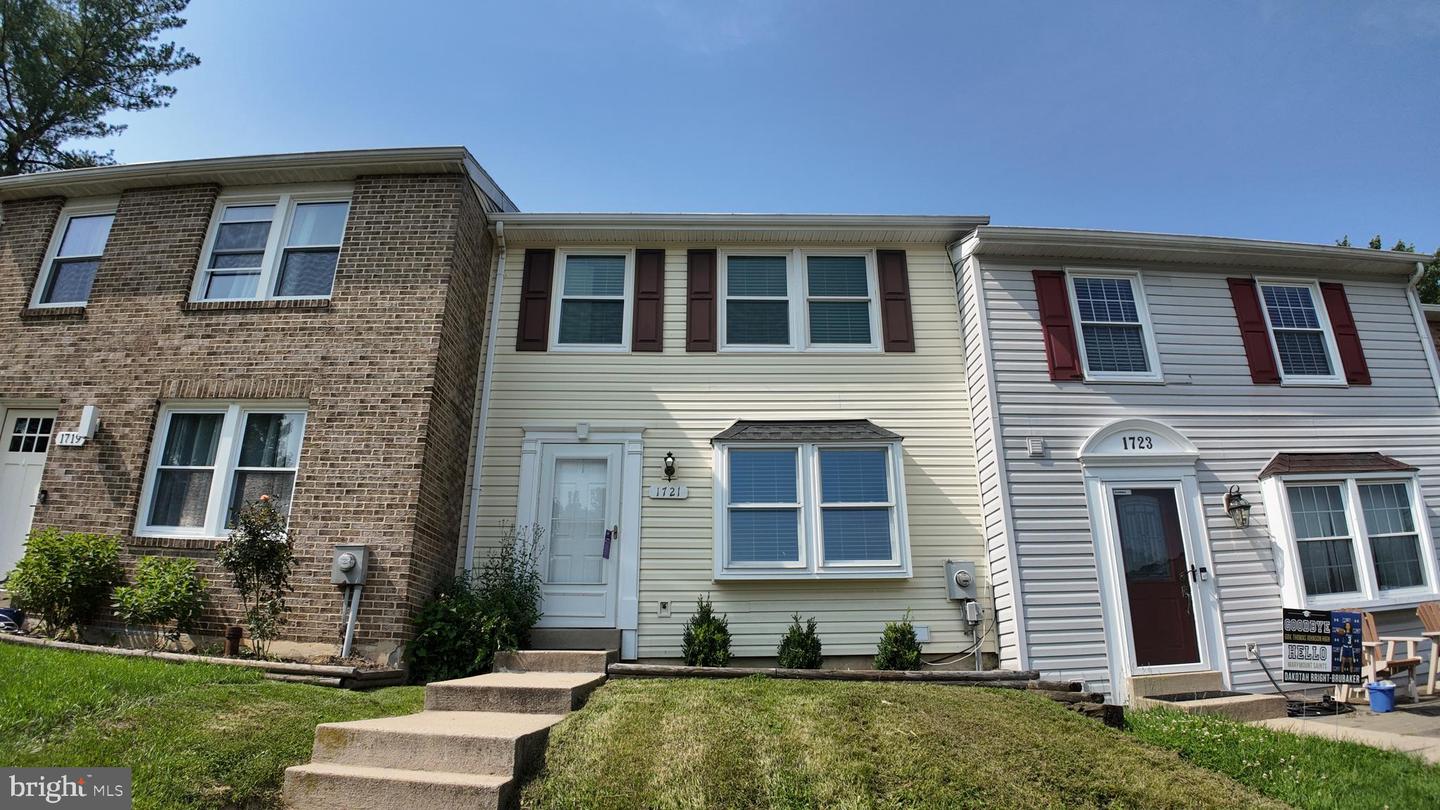 1721 Springhouse Ct Property Photo 1