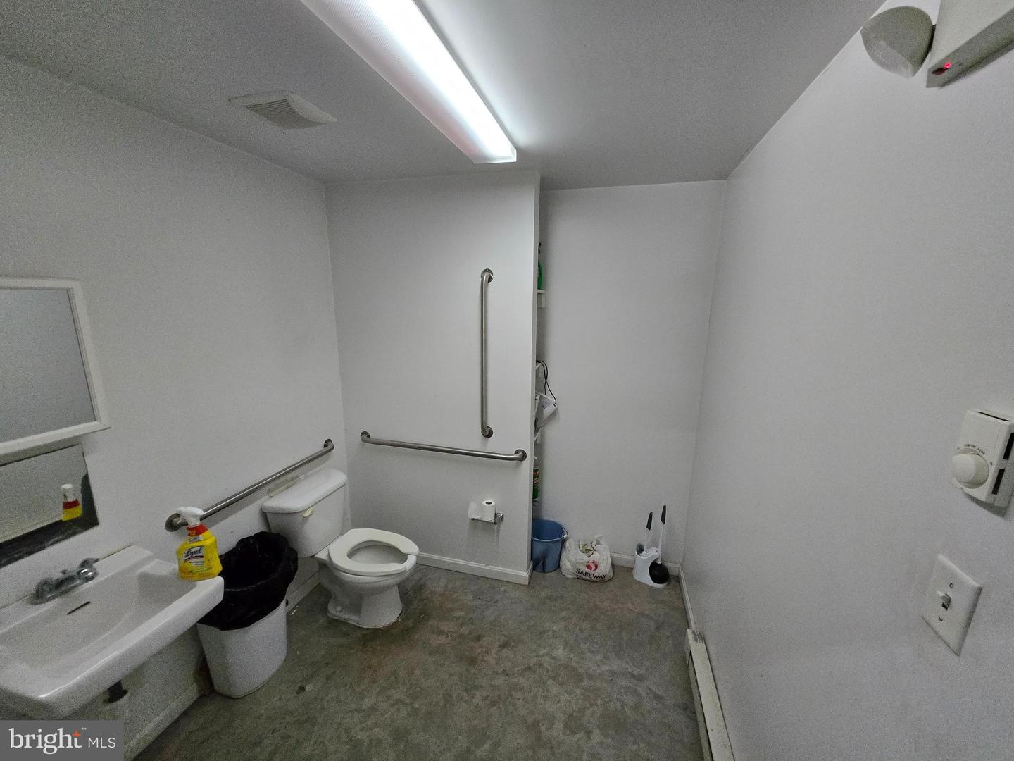 35 W Pennsylvania Property Photo 4