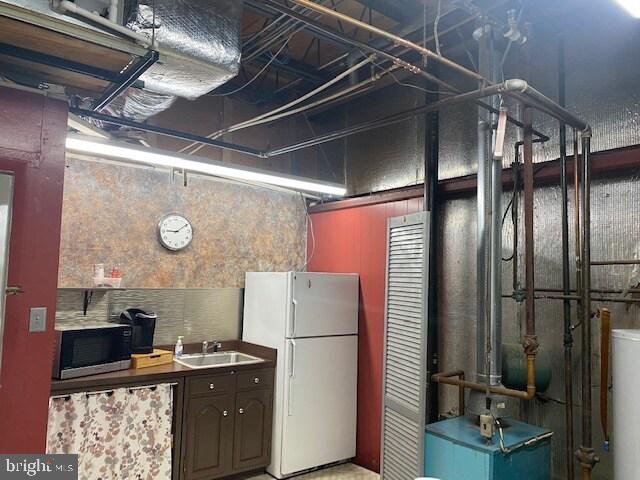 7415 Grove Rd Property Photo 11