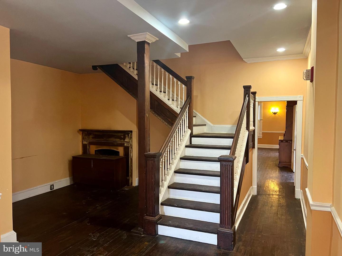4830 Schley Ave Property Photo 12