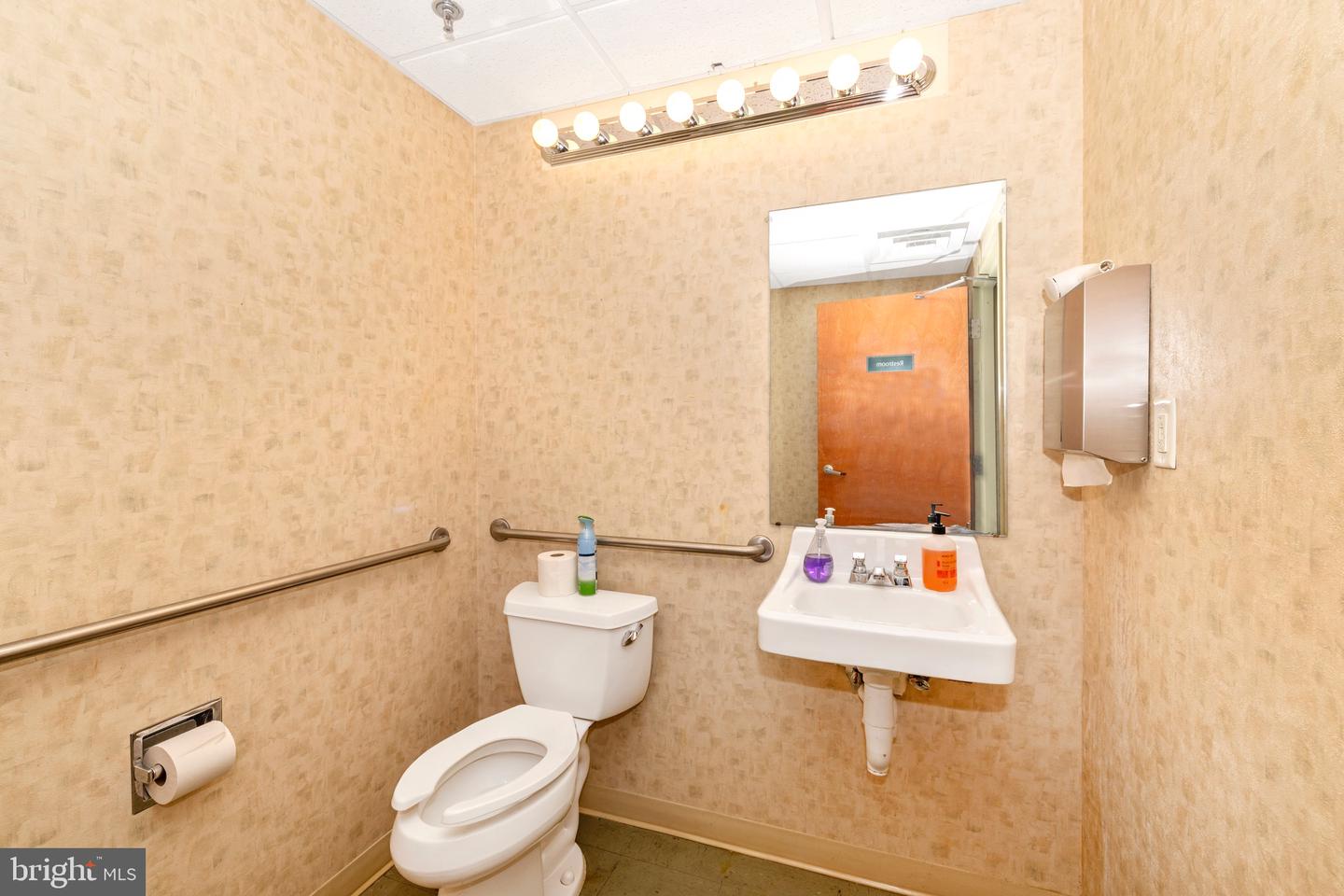 46-b Thomas Johnson Dr Property Photo 13