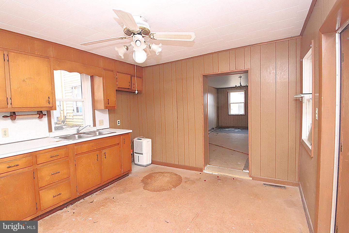 202 E Main St Property Photo 3
