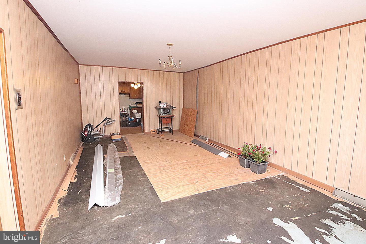 202 E Main St Property Photo 10