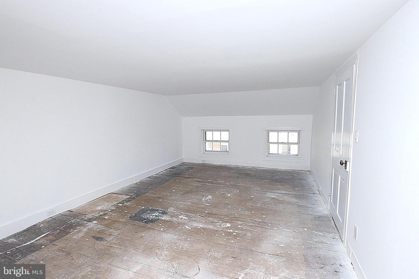 202 E Main St Property Photo 12