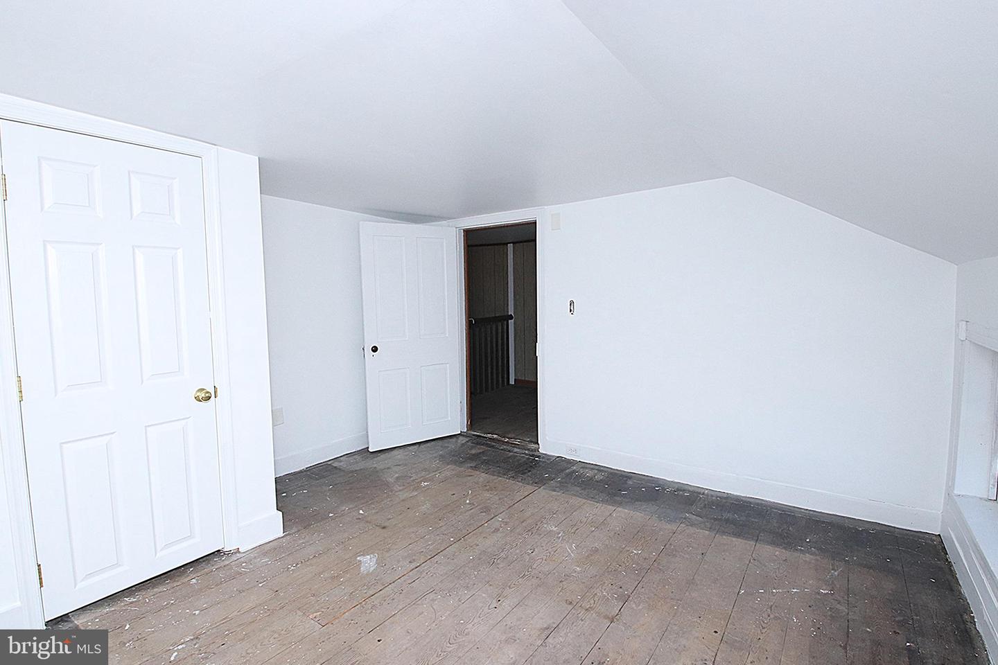 202 E Main St Property Photo 14