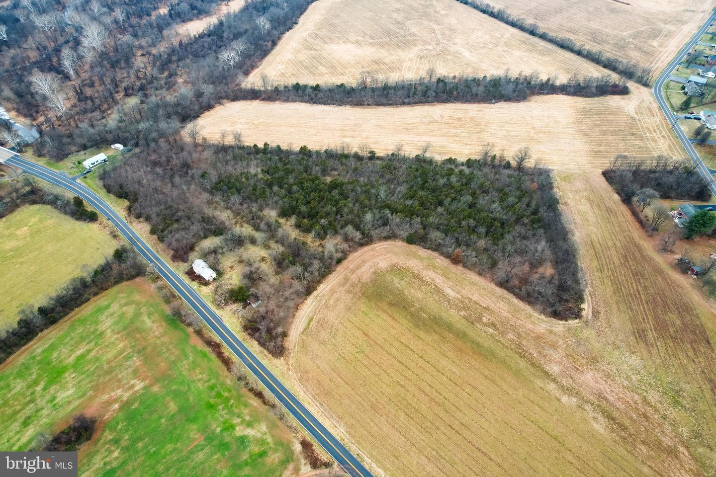 17268 Annandale Rd Property Photo 5