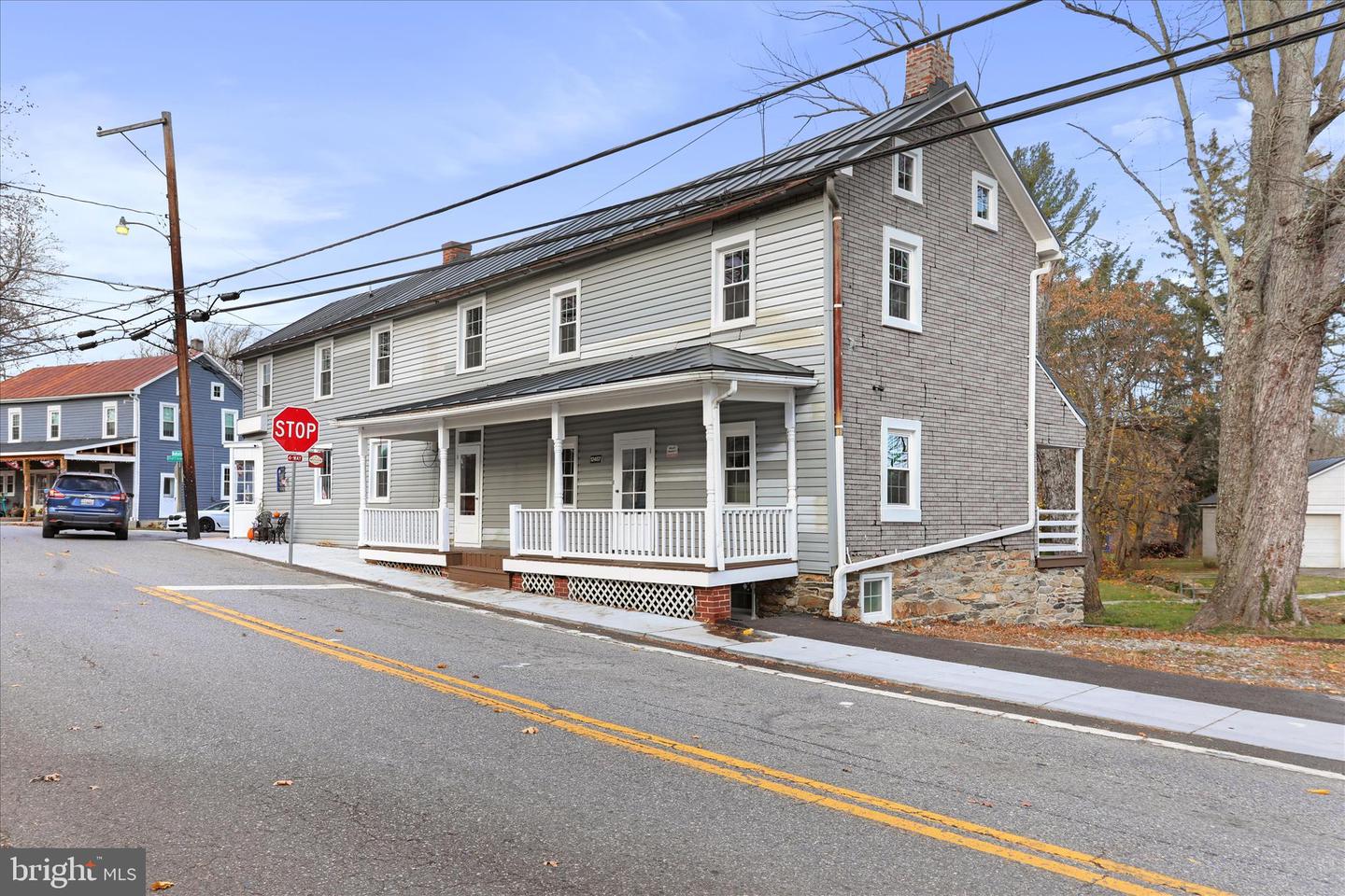 12487-a Property Photo 2