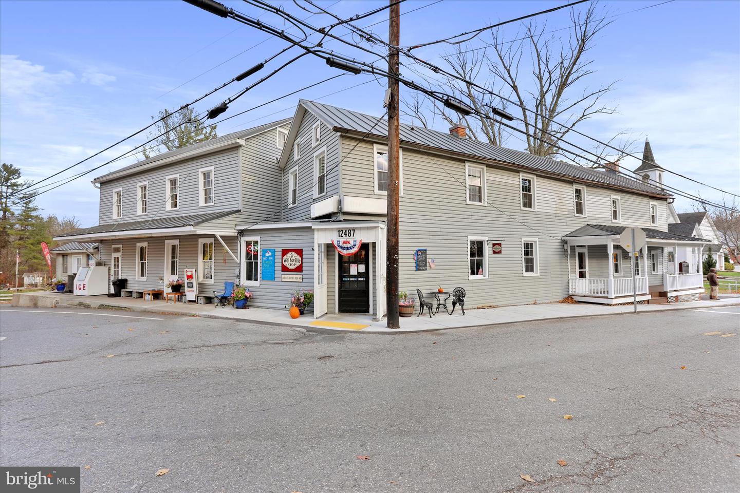 12487-a Property Photo 3