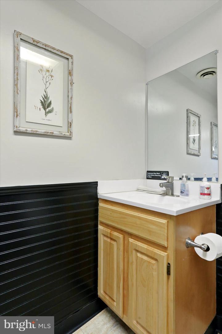 12487-a Property Photo 33