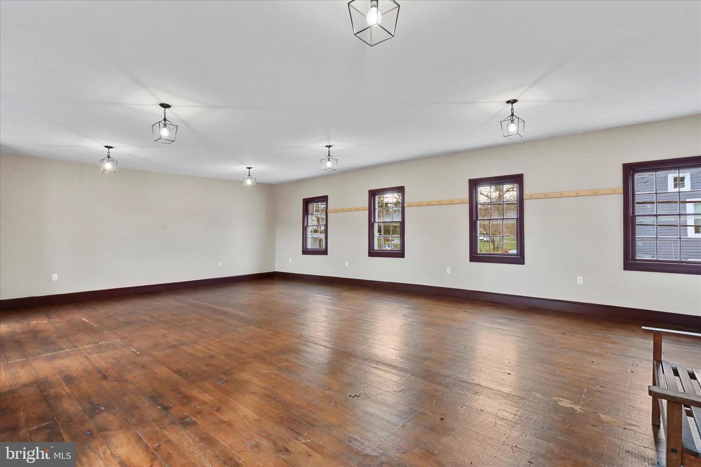12487-a Property Photo 43
