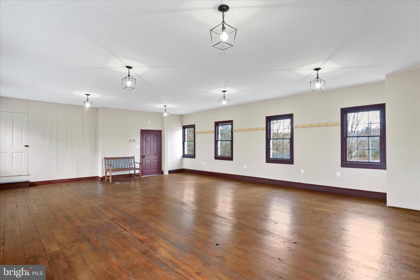 12487-a Property Photo 44