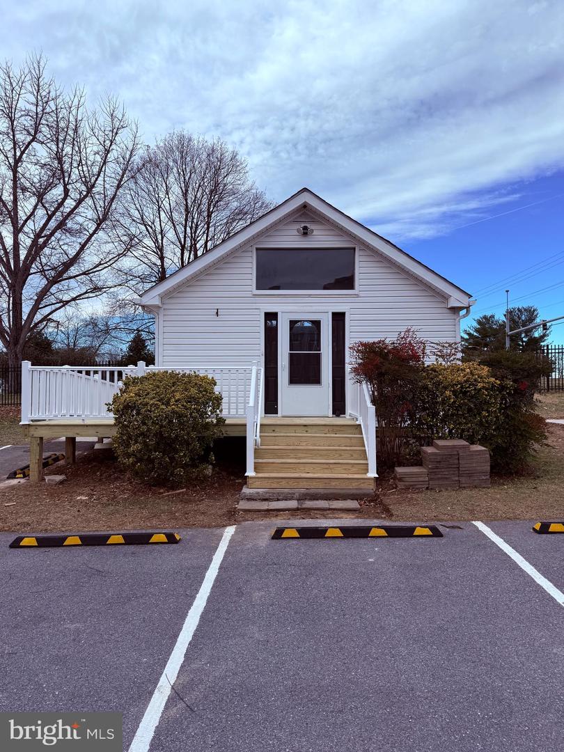 3390 URBANA #COTTAGE Property Photo 1