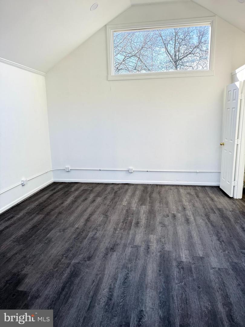 3390 Urbana #cottage Property Photo 4
